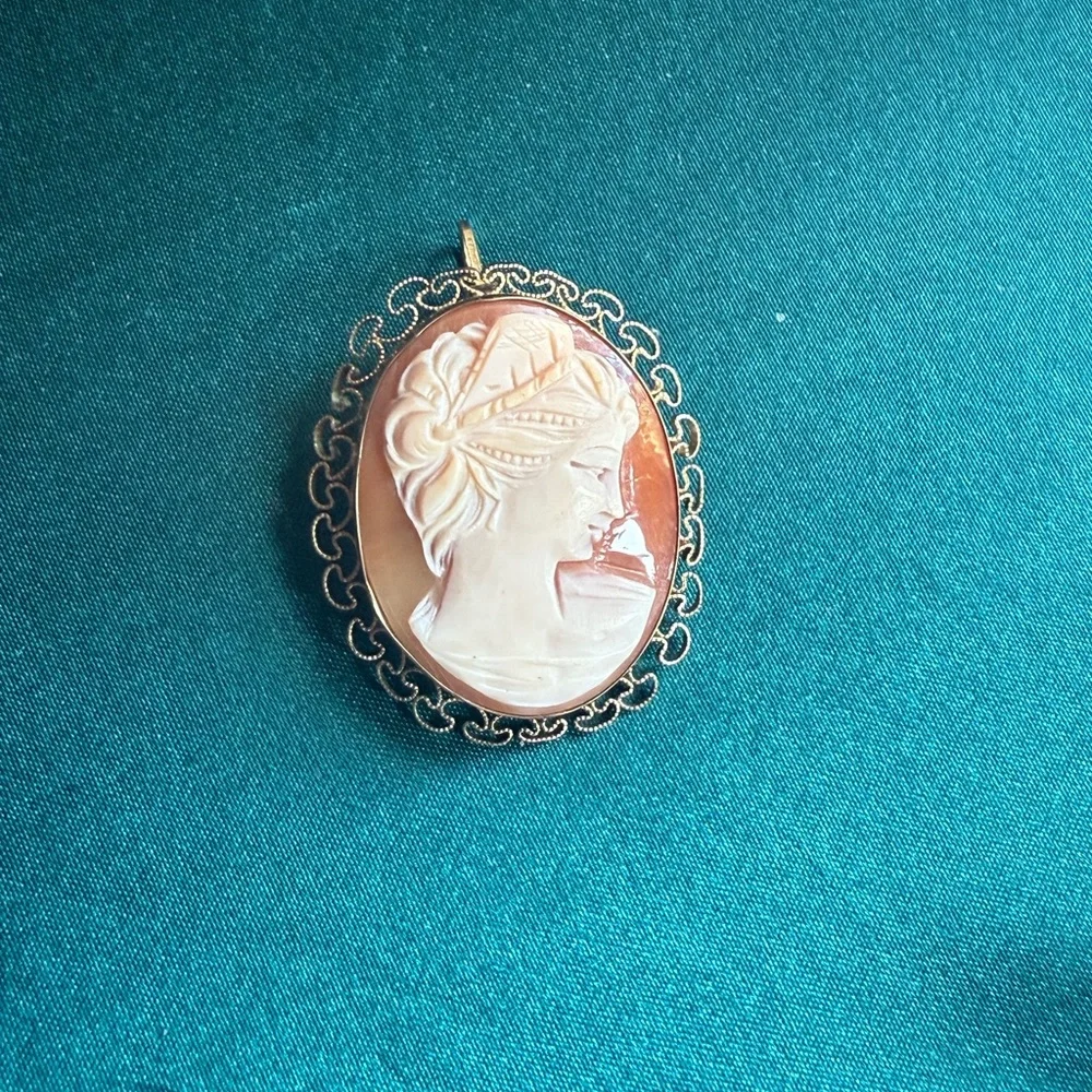 Vintage 12K Gold-Filled‎ Cameo Pendant Brooch